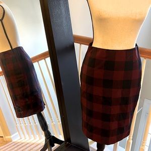 Ann Taylor | Maroon & Navy skirt